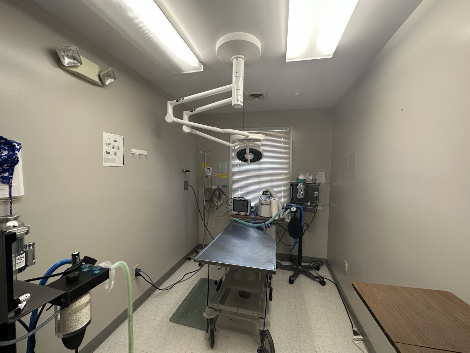 picture of surgical suite